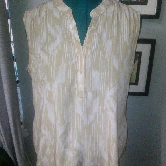 Chico’s Abstract Print Sleeveless Blouse Sz 2 - Picture 2 of 13